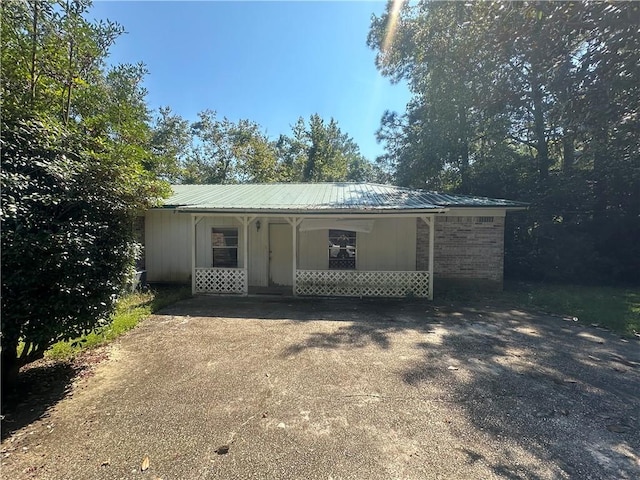 exterior space featuring a porch