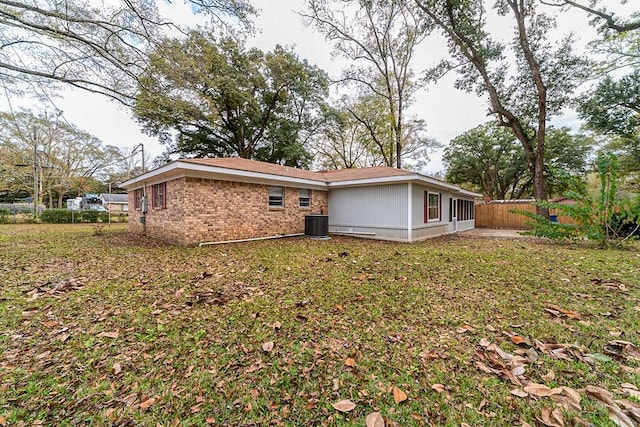 7520 Oak Dr W, Theodore, AL 36582 - view of back of house