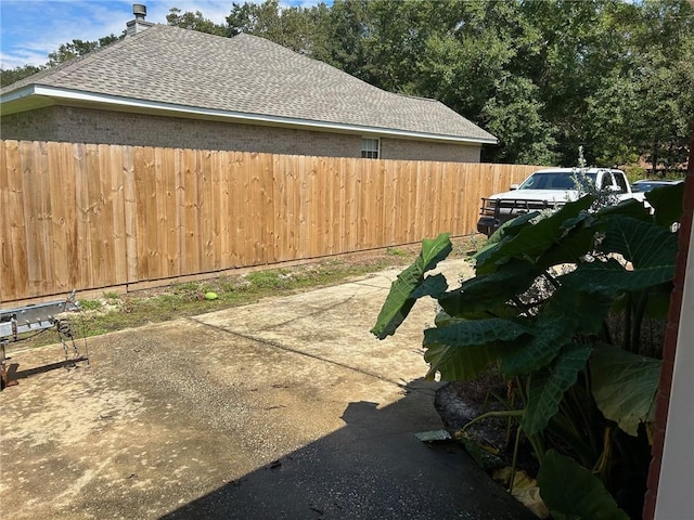 view of yard with a patio