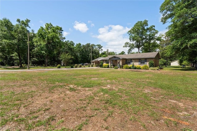 5719 Laurel Dr, Satsuma, AL 36572 - view of front of property featuring a front yard