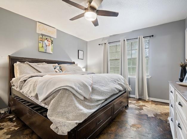 bedroom with ceiling fan