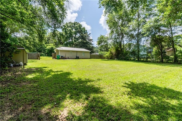 6250 Vivian Broadus Rd, Eight Mile, AL 36613 - view of yard