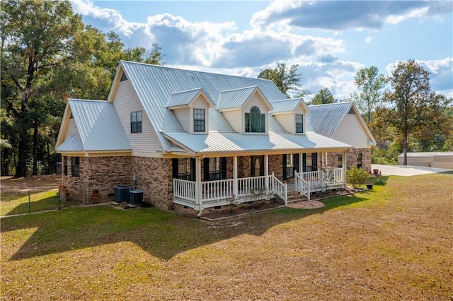 view of front of property featuring a front lawn and covered porch