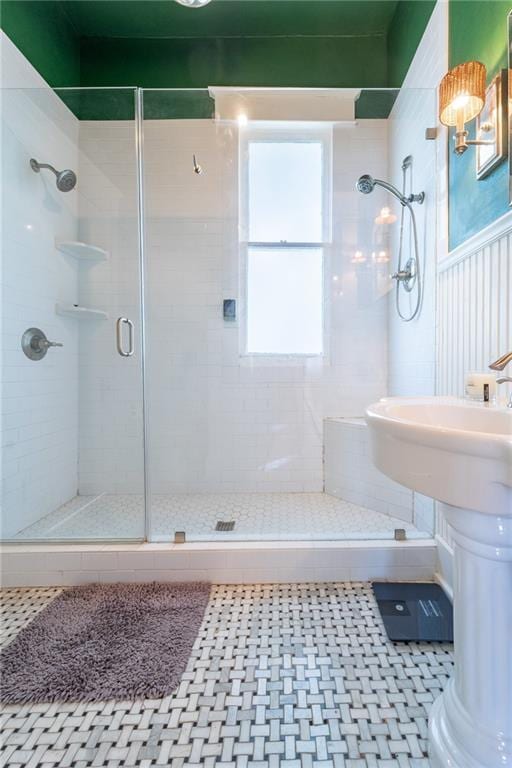 7 Reed Ave N, Mobile, AL 36604 - bathroom featuring a shower stall