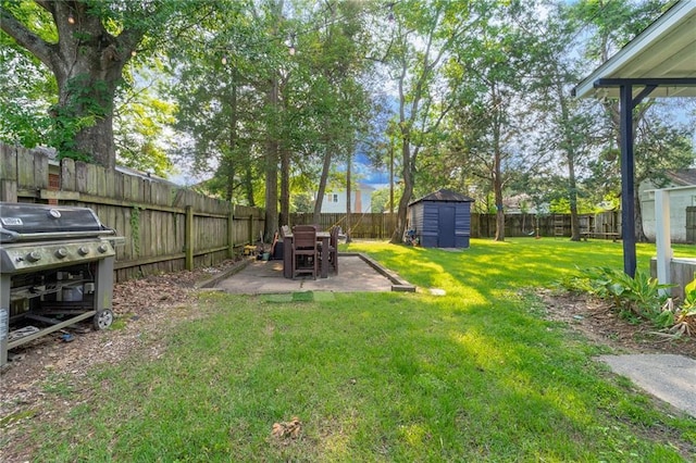 7 Reed Ave N, Mobile, AL 36604 - view of yard with a patio