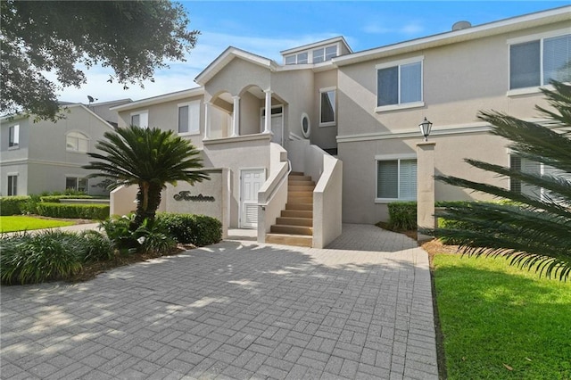 view of front of property featuring stucco siding