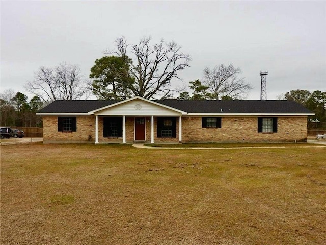 single story home with a front yard