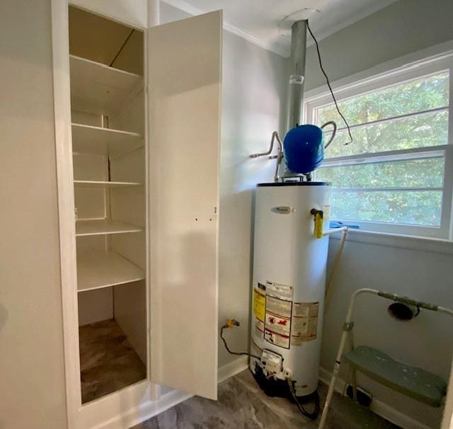 1313 Innsbruck Dr, Mobile, AL 36608 - utility room featuring gas water heater