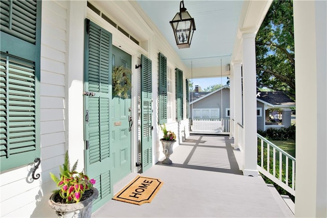 balcony featuring covered porch