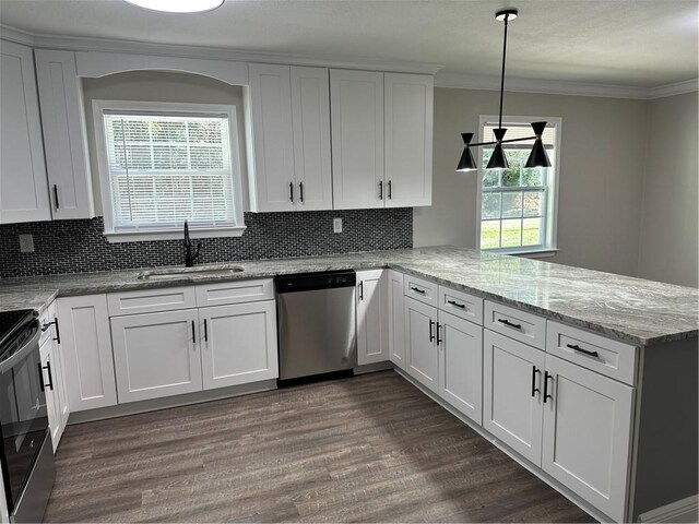 kitchen featuring white cabinetry, stainless steel appliances, kitchen peninsula, and dark hardwood / wood-style flooring