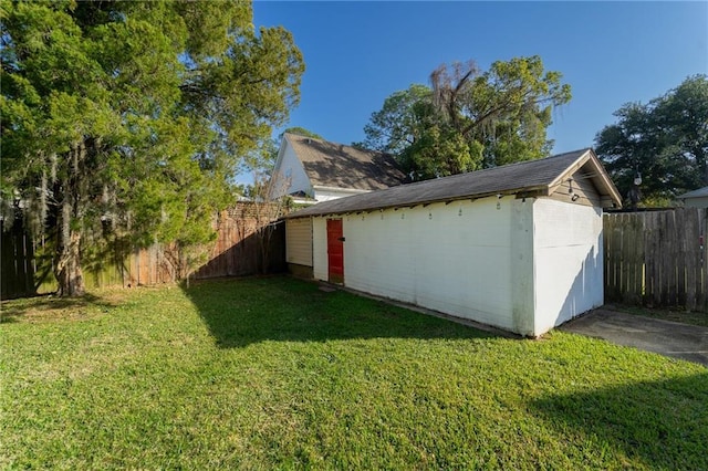 exterior space featuring a lawn