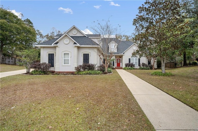 view of front of house with a front lawn