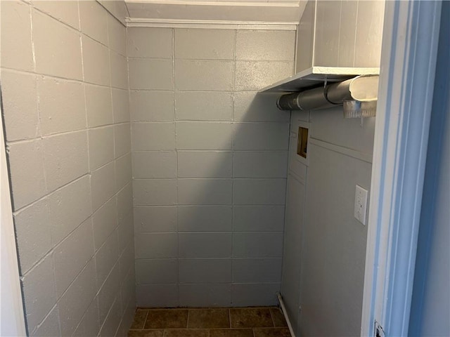 3052 Jane St, Mobile, AL 36606 - bathroom featuring concrete block wall