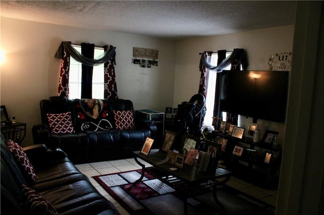 2517 Pinecliff Ct N, Mobile, AL 36605 - tiled living area with a textured ceiling