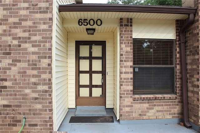 6500 Camden Cir, Mobile, AL 36618 - entrance to property with brick siding