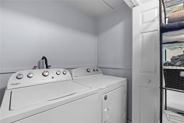 1704 Laurel St, Mobile, AL 36604 - laundry area featuring separate washer and dryer