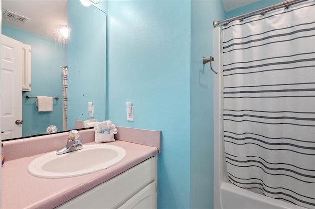 2528 Bridgeview Dr, Dauphin Island, AL 36528 - bathroom with vanity and shower / bath combo