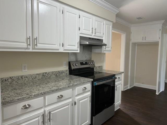13580 Laco Cooper Rd, Wilmer, AL 36587 - kitchen with under cabinet range hood, stainless steel electric stove, white cabinets, dark wood-type flooring, and crown molding