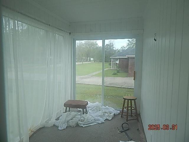 view of unfurnished sunroom