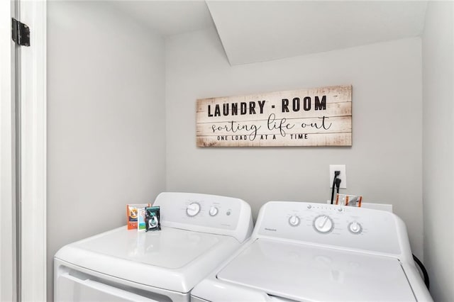 3132 Wellborne Dr W, Mobile, AL 36695 - laundry room with washer and clothes dryer