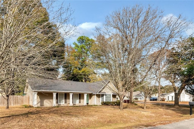 view of front facade with a front lawn