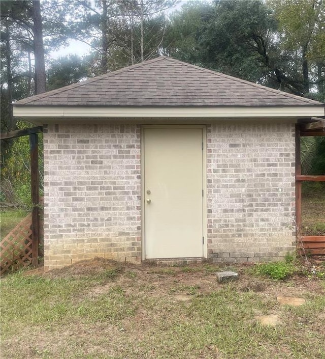 view of outbuilding