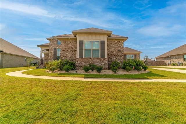 view of front of property with a front yard