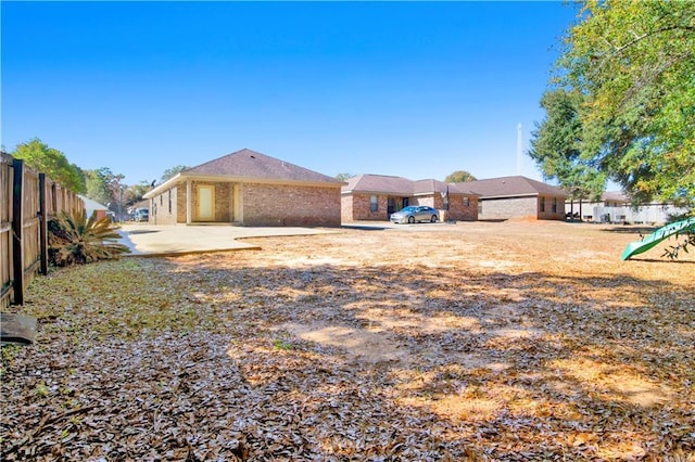 view of yard featuring a patio