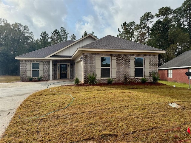 view of front of home with a front yard