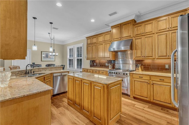 6400 Harbor Place Dr, Daphne, AL 36526 - kitchen featuring light wood-type flooring, a sink, under cabinet range hood, ornamental molding, and stainless steel appliances