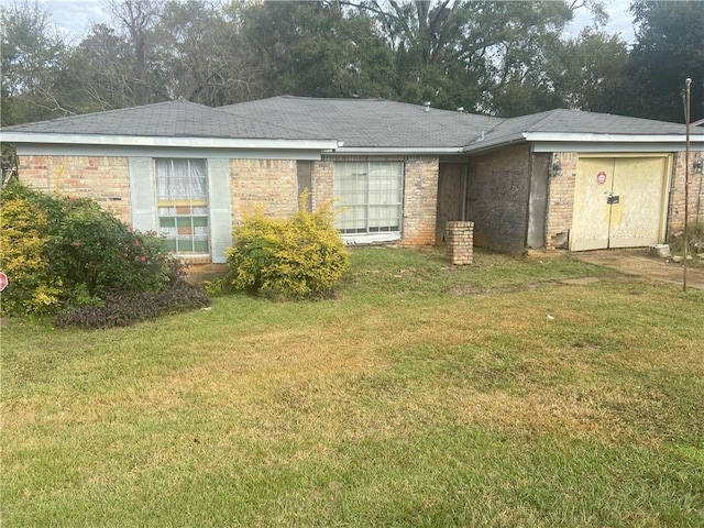 exterior space featuring a lawn