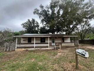 view of front of house featuring covered porch