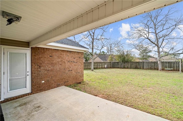 view of yard featuring a patio