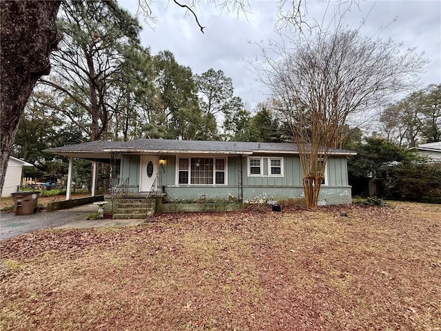 view of front of property