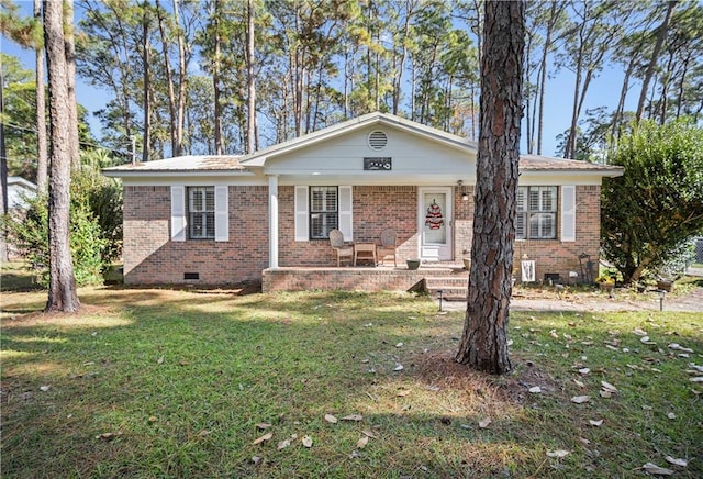 view of front of home with a porch and a front lawn