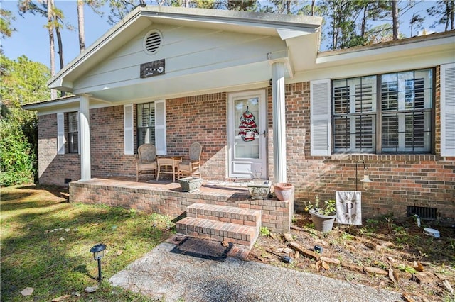 view of front facade featuring a front lawn