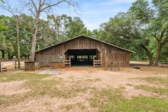 view of outdoor structure with an exterior structure and an outbuilding