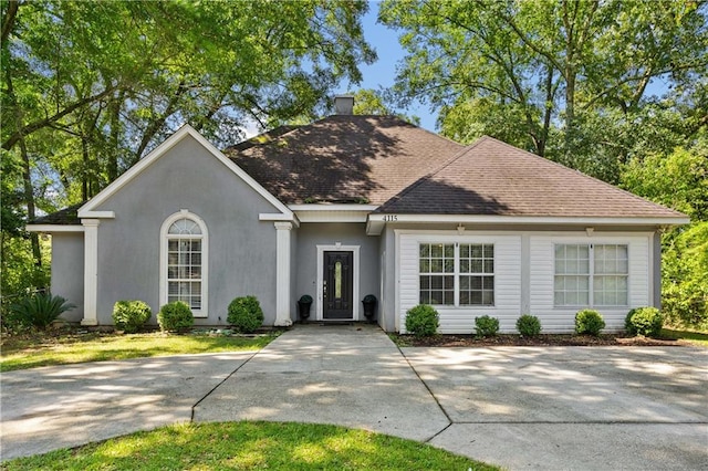 view of front of property