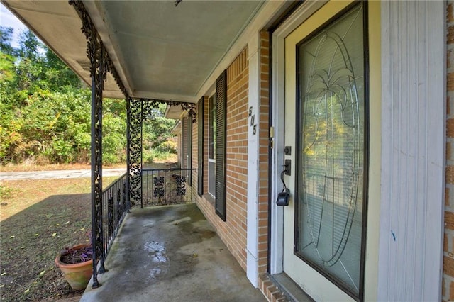 view of patio featuring covered porch