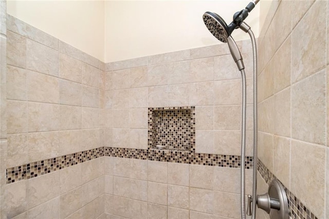1509 Ridgeland Rd E, Mobile, AL 36695 - detailed view of a tile shower