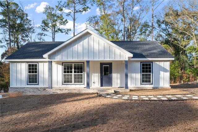 view of front of home with covered porch