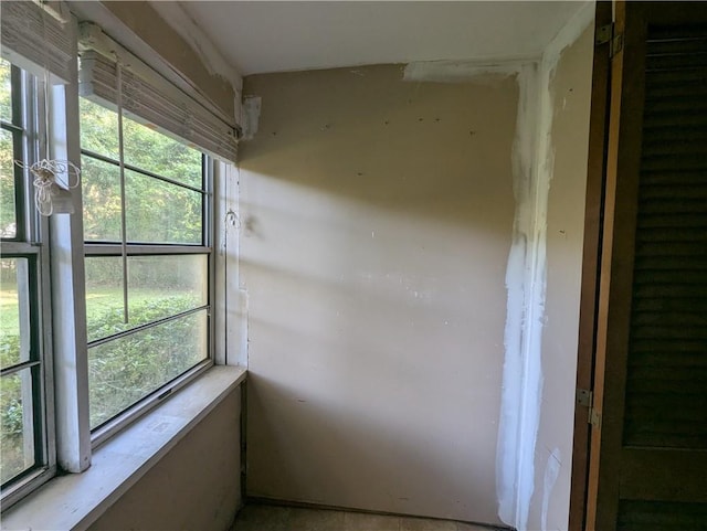 1151 Navco Rd, Mobile, AL 36605 - view of unfurnished sunroom