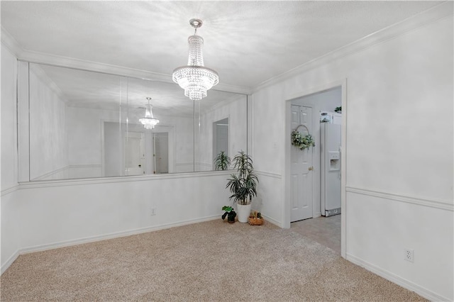 empty room with an inviting chandelier, light colored carpet, and ornamental molding