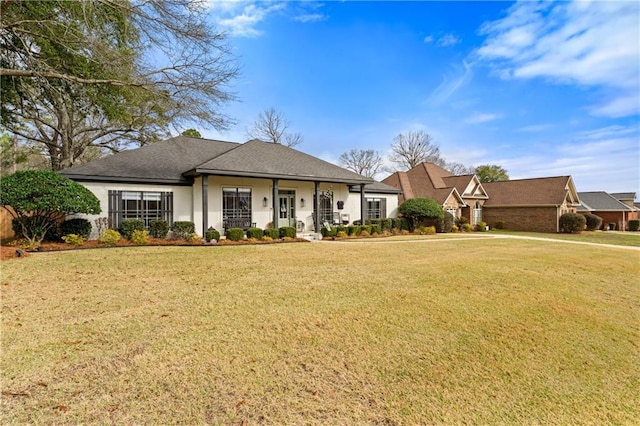 view of front of property with a front yard