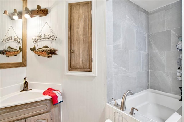 bathroom featuring a bathtub and vanity