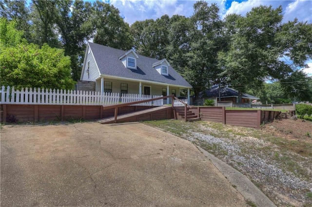 view of front of property featuring a porch