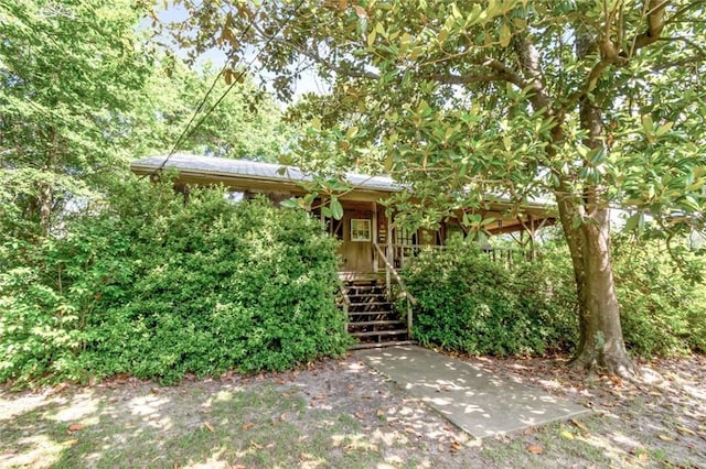 2100 River Forest Rd, Mobile, AL 36605 - view of front of house with a porch and stairs
