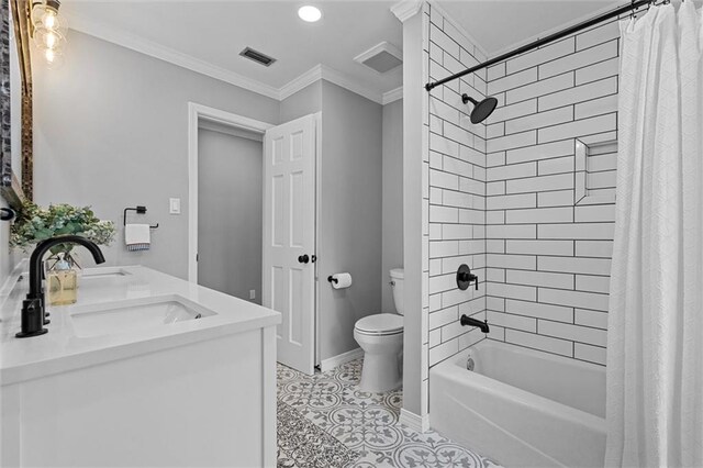 full bathroom with shower / tub combo with curtain, crown molding, vanity, and toilet