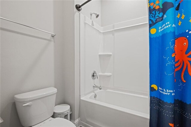 13077 Tara Point Dr, Mobile, AL 36695 - bathroom featuring shower / bathtub combination with curtain and toilet