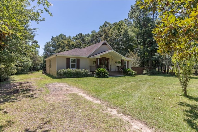 view of front of house featuring a porch and a front lawn